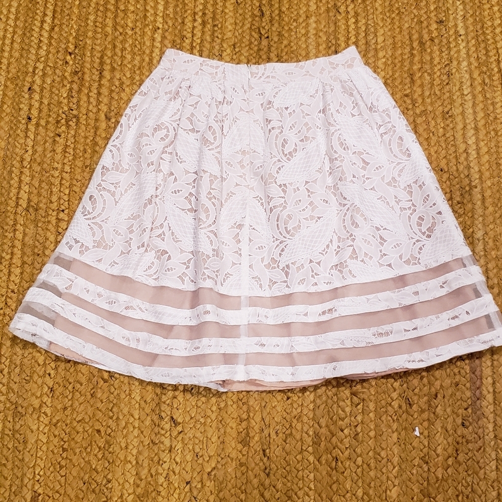 Lace skirt